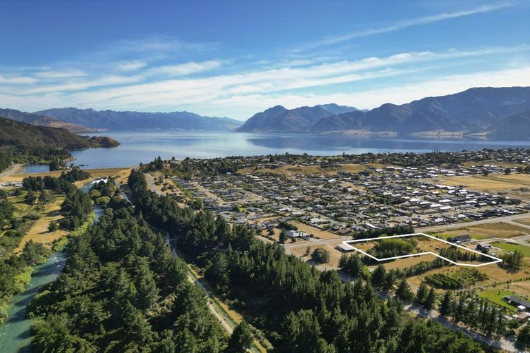 Photo of property in 8 Cemetery Road, Lake Hawea, Wanaka, 9382