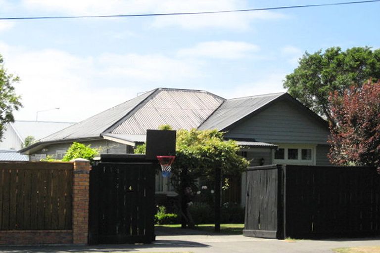 Photo of property in 2/4 Fovant Street, Russley, Christchurch, 8042