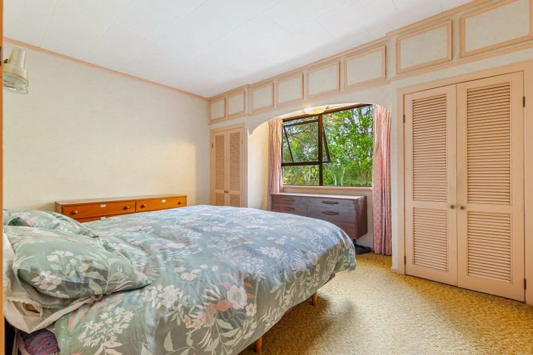 Photo of property in 76 Tawa Road, Kumeu, 0891