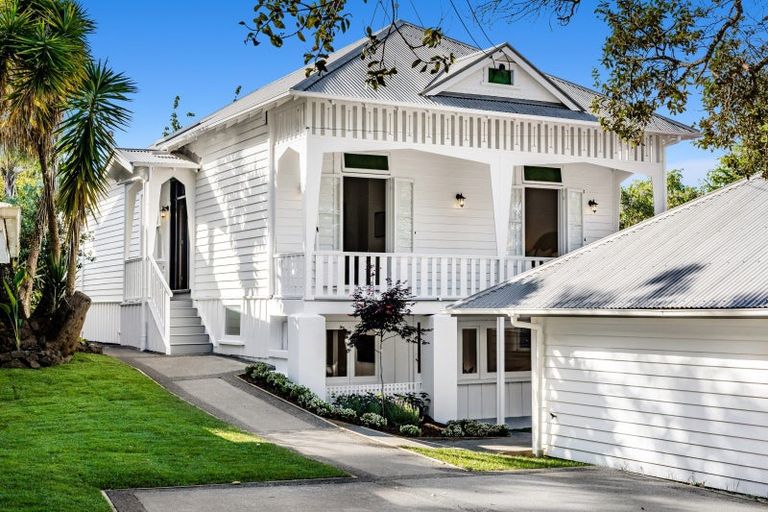 Photo of property in 31 Atarangi Road, Greenlane, Auckland, 1051