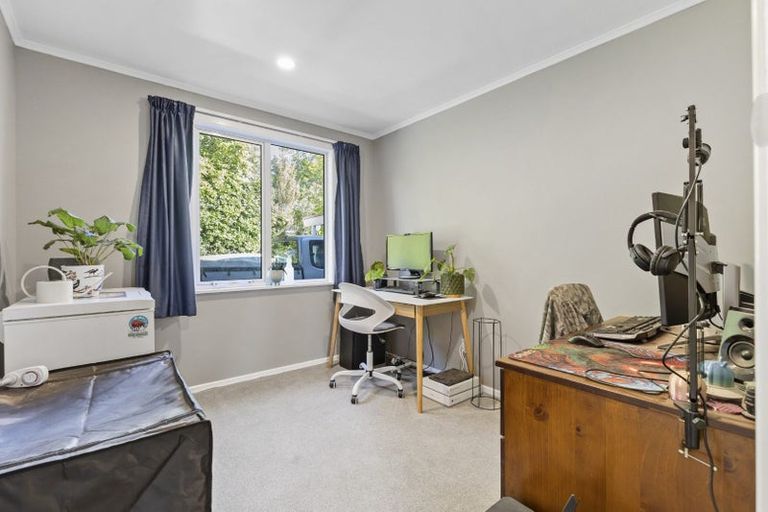 Photo of property in 1 Williams Terrace, Fitzherbert, Palmerston North, 4410