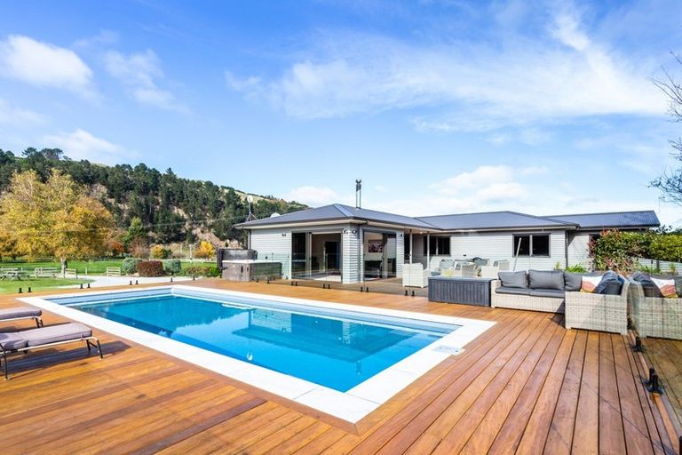 Photo of property in 810 Tukairangi Road, Acacia Bay, Taupo, 3385