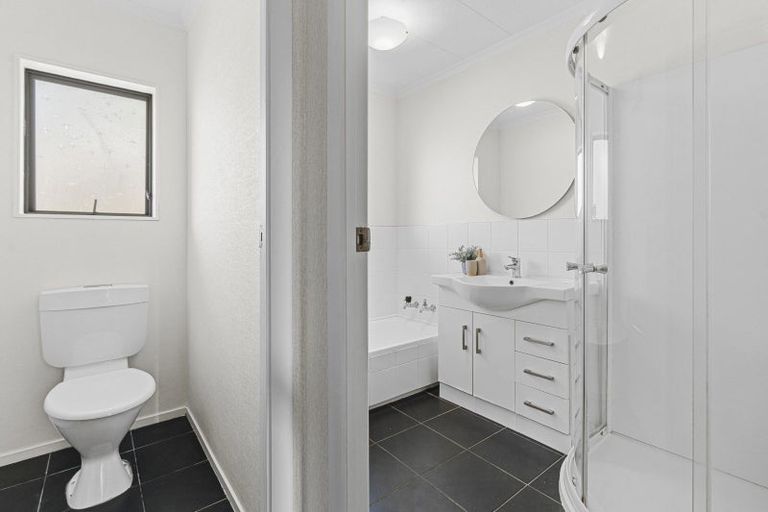 Photo of property in 10 Ainslee Street, Highlands Park, New Plymouth, 4312