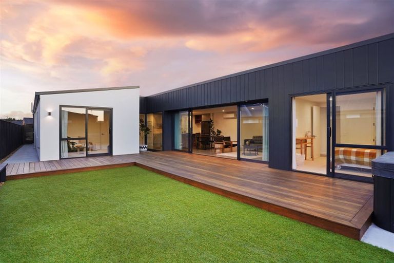 Photo of property in 9 Reece Place, Marshland, Christchurch, 8051