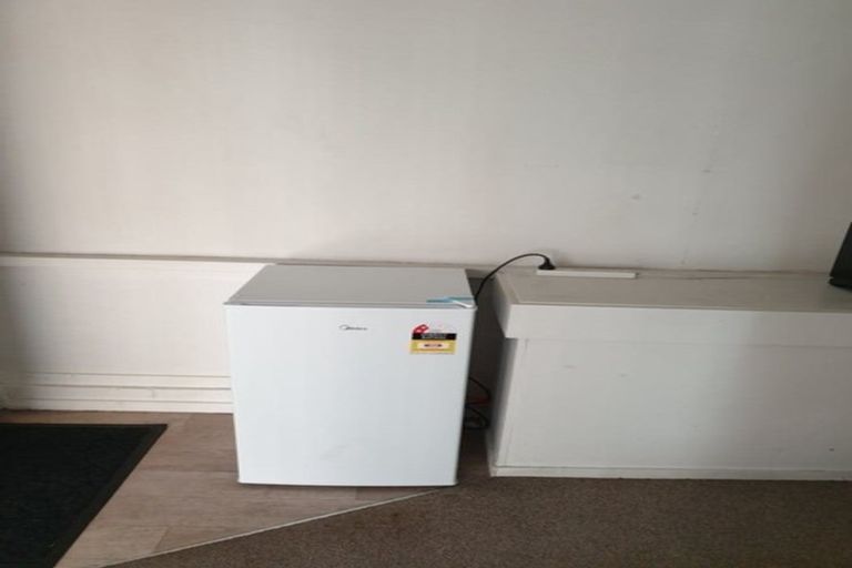 Photo of property in 16 Glenbervie Crescent, Massey, Auckland, 0614