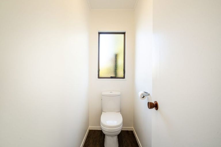 Photo of property in 2/49 Merani Street, Belmont, Auckland, 0622