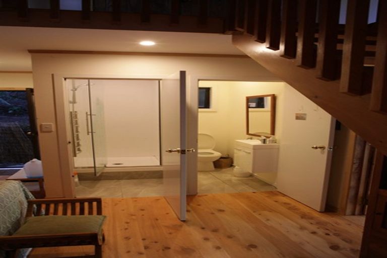 Photo of property in 128 Lone Kauri Road, Karekare, Auckland, 0772