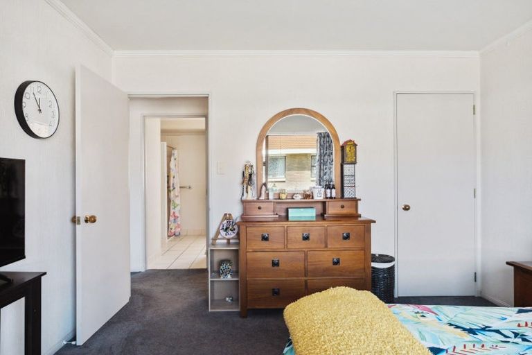 Photo of property in Orange Grove Flats, 29/549 Childers Road, Te Hapara, Gisborne, 4010