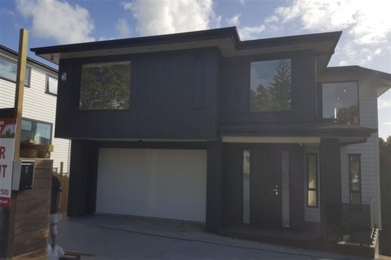 Photo of property in 8 Newport Place, Forrest Hill, Auckland, 0620