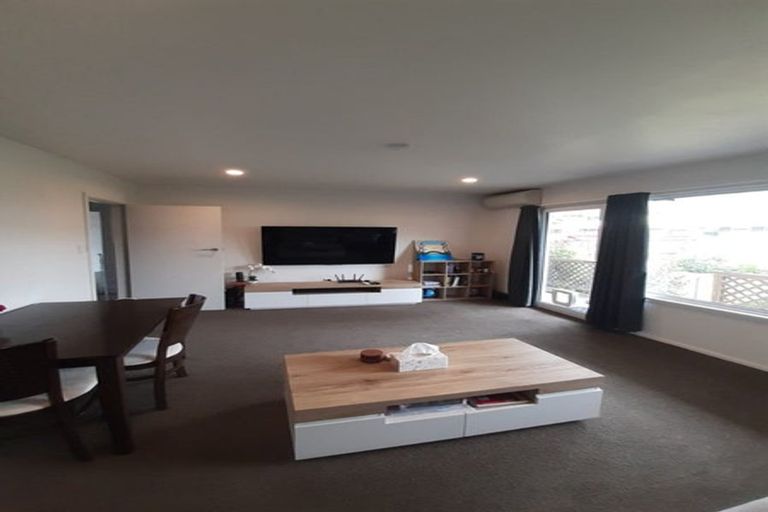 Photo of property in 2/7a Curletts Road, Sockburn, Christchurch, 8042