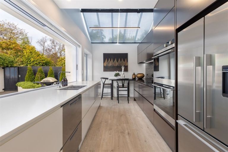 Photo of property in 9b Weka Street, Fendalton, Christchurch, 8041