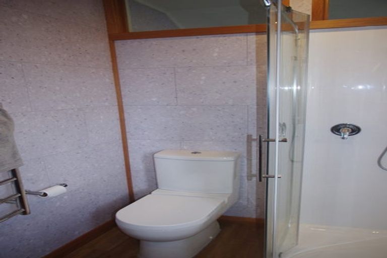 Photo of property in 86 Avondale Road, Avondale, Christchurch, 8061