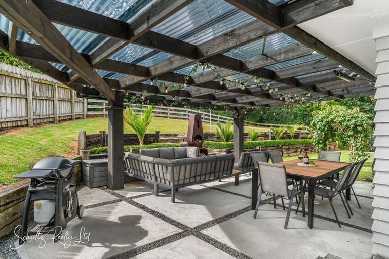 Photo of property in 16 Whaka Street, Maungaturoto, 0520