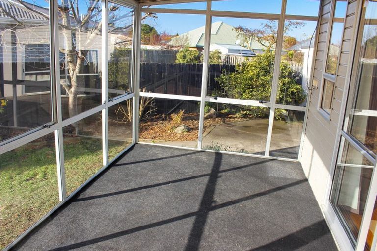 Photo of property in 30 Greendale Avenue, Avonhead, Christchurch, 8042