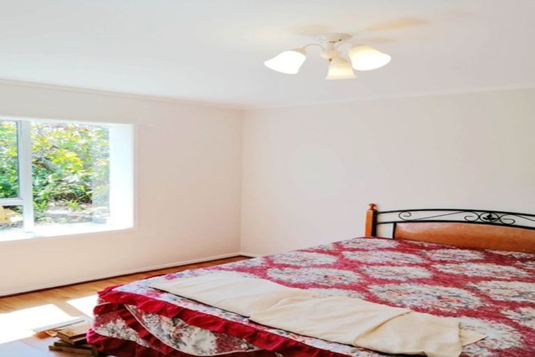 Photo of property in 16 Dalmeny Close, Murrays Bay, Auckland, 0630