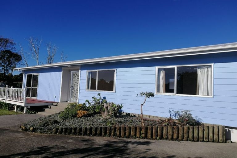Photo of property in 14 Darren Crescent, Half Moon Bay, Auckland, 2012