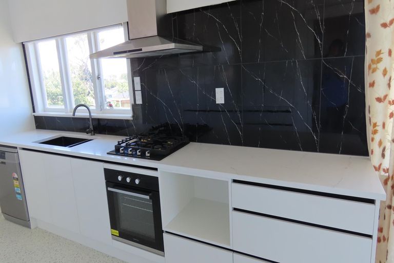 Photo of property in 10 Camelot Place, Glenfield, Auckland, 0629