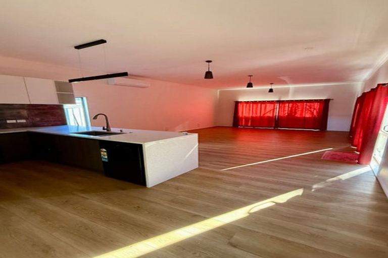 Photo of property in 52 Aspiring Avenue, Clover Park, Auckland, 2019