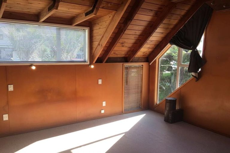 Photo of property in 33 Reynolds Place, Torbay, Auckland, 0630