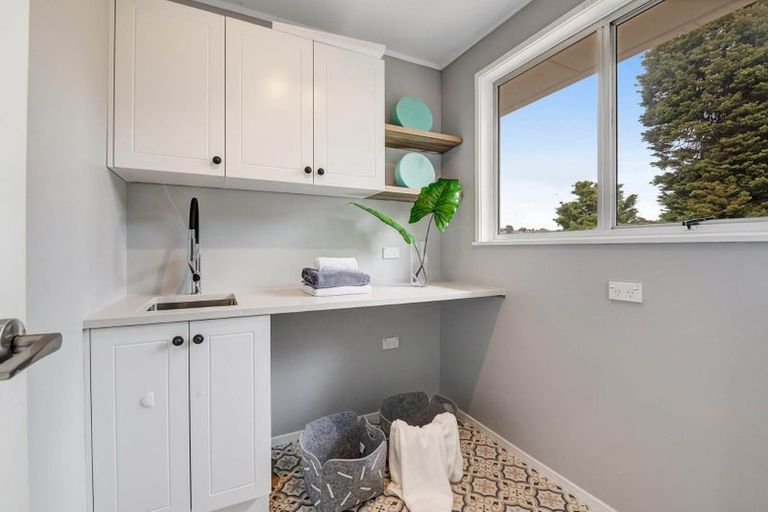 Photo of property in 14 Orton Street, Glenfield, Auckland, 0627