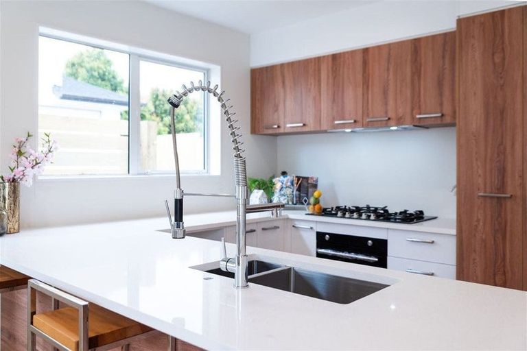 Photo of property in 14b Coniston Avenue, Te Atatu South, Auckland, 0610