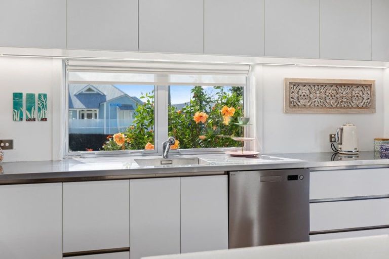 Photo of property in 142 Ngatai Road, Otumoetai, Tauranga, 3110