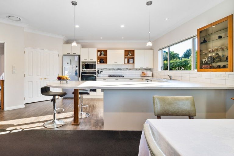 Photo of property in 15 Sutton Place, Dallington, Christchurch, 8061