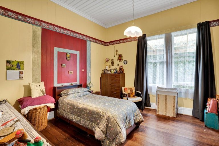 Photo of property in 18 Mills Street, Eltham, 4322