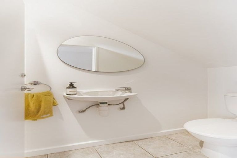 Photo of property in De Vere Apartments, 1/23 Tennyson Street, Te Aro, Wellington, 6011