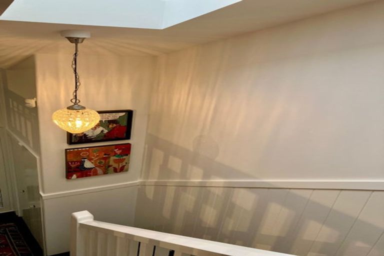 Photo of property in 129 Marine Parade, Seatoun, Wellington, 6022