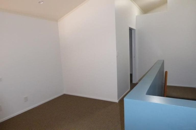 Photo of property in Tennyson Apartments, 3/25 Tennyson Street, Te Aro, Wellington, 6011