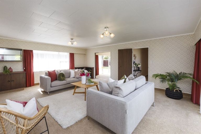 Photo of property in 17 Chippendale Crescent, Highbury, Palmerston North, 4412