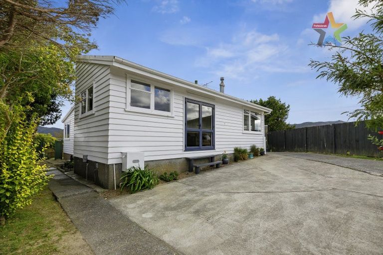 Photo of property in 5 Tyrone Grove, Wainuiomata, Lower Hutt, 5014