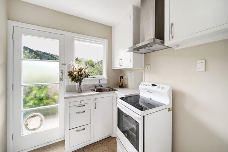 Photo of property in 1/23 Landsdowne Terrace, Cashmere, Christchurch, 8022