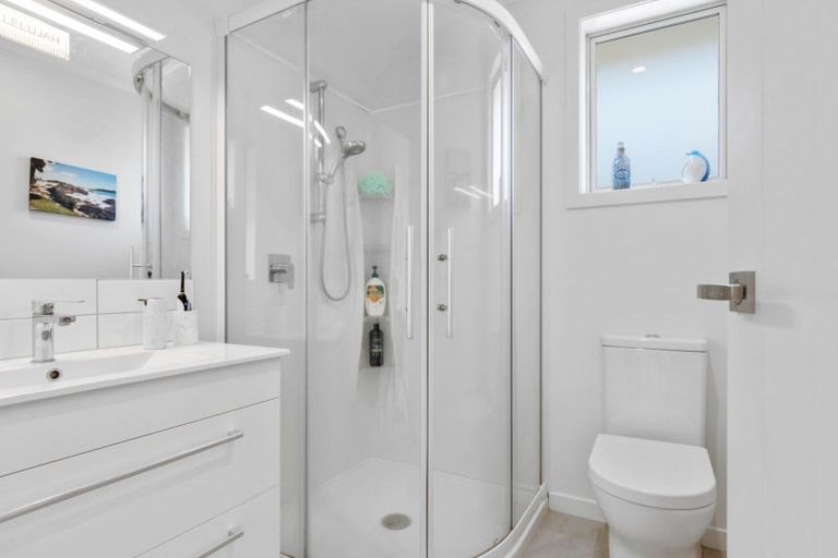 Photo of property in Waterview Estate, 18/4 Greystone Place, Omokoroa, 3114