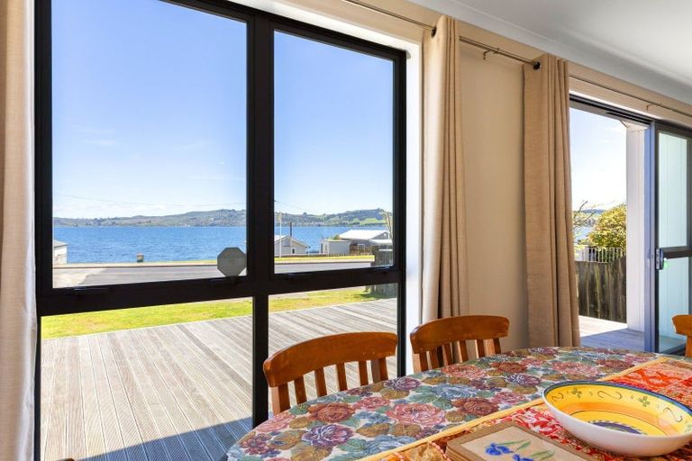 Photo of property in 1/202 Lake Terrace, Waipahihi, Taupo, 3330