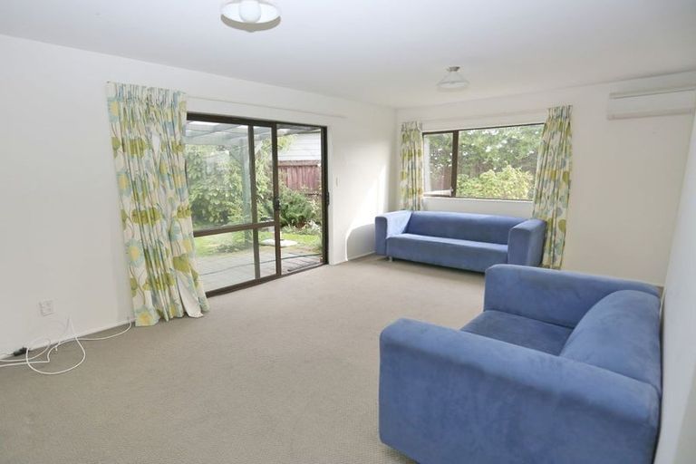 Photo of property in 1/36 Pitcairn Crescent, Bryndwr, Christchurch, 8053