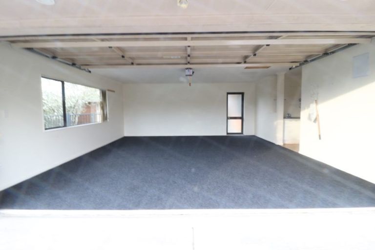 Photo of property in 12 Thomas Hamer Place, Greenhithe, Auckland, 0632