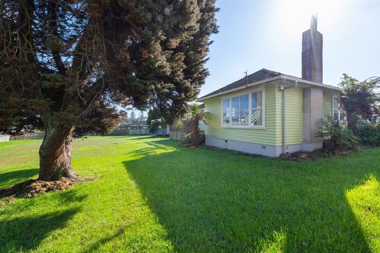 Photo of property in 2a Brandon Road, Glen Eden, Auckland, 0602