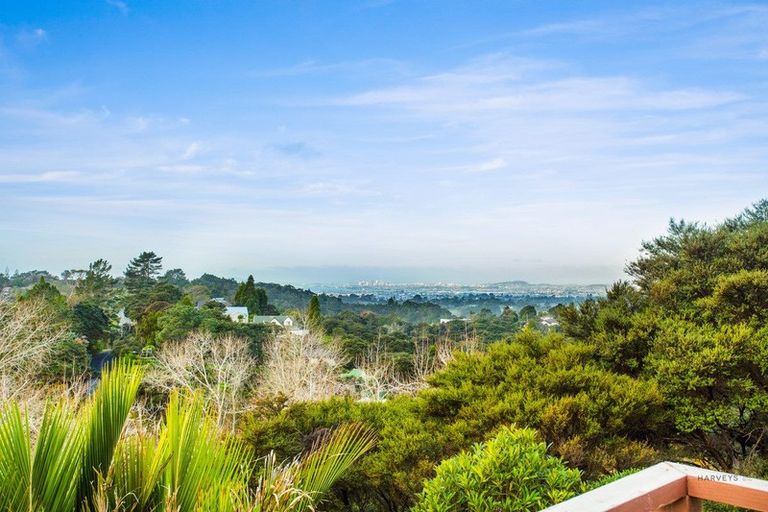 Photo of property in 1010 Scenic Drive North, Swanson, Auckland, 0816