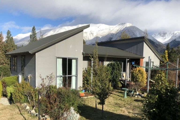 Photo of property in 76 Ohau Drive, Lake Ohau, Twizel, 9412