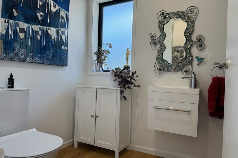 Photo of property in 2 Nga Tutu Place, Belmont, Auckland, 0622