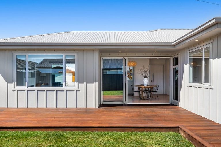 Photo of property in 12 Hikawera Drive, Frimley, Hastings, 4120