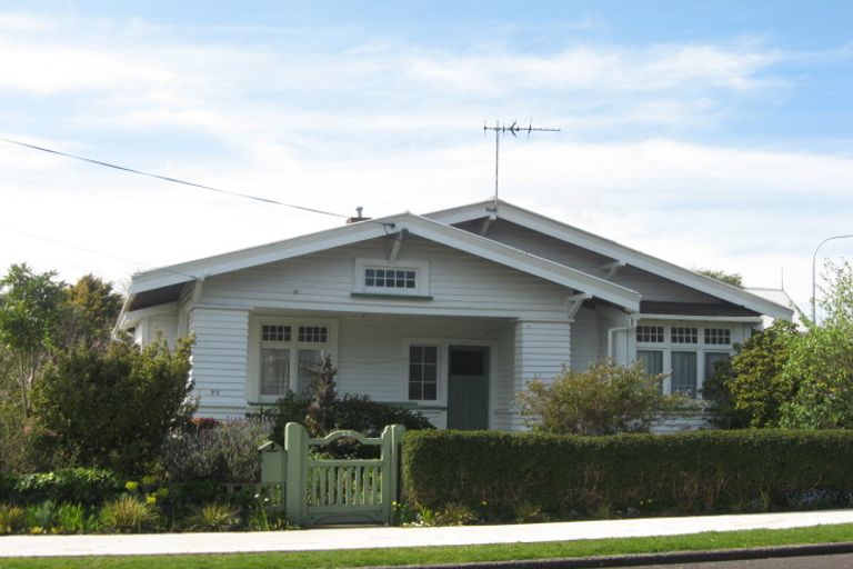 Photo of property in 25 Mount Edgcumbe Street, New Plymouth, 4310