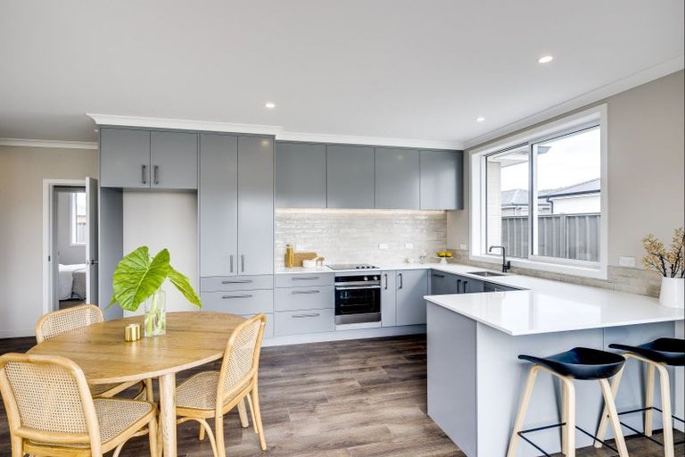 Photo of property in 15 West Place, Greenmeadows, Napier, 4112