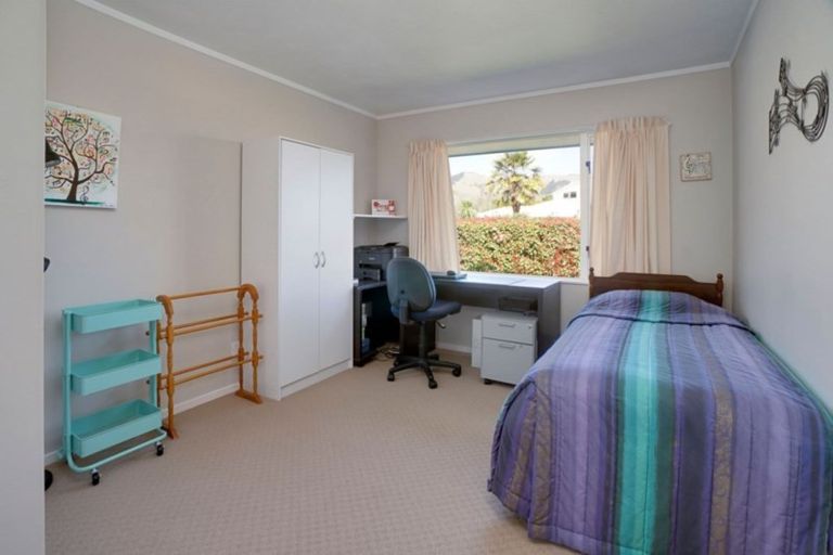 Photo of property in 22 Vining Crescent, Stoke, Nelson, 7011