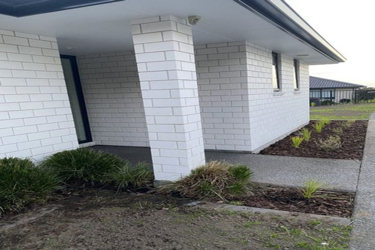 Photo of property in 8 Albatross Lane, Welcome Bay, Tauranga, 3112