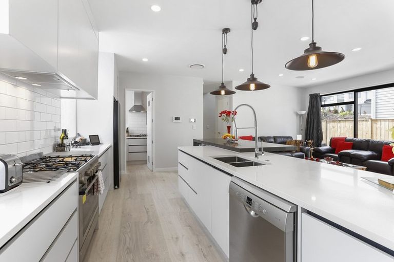 Photo of property in 127 Colonial Drive, Silverdale, 0932