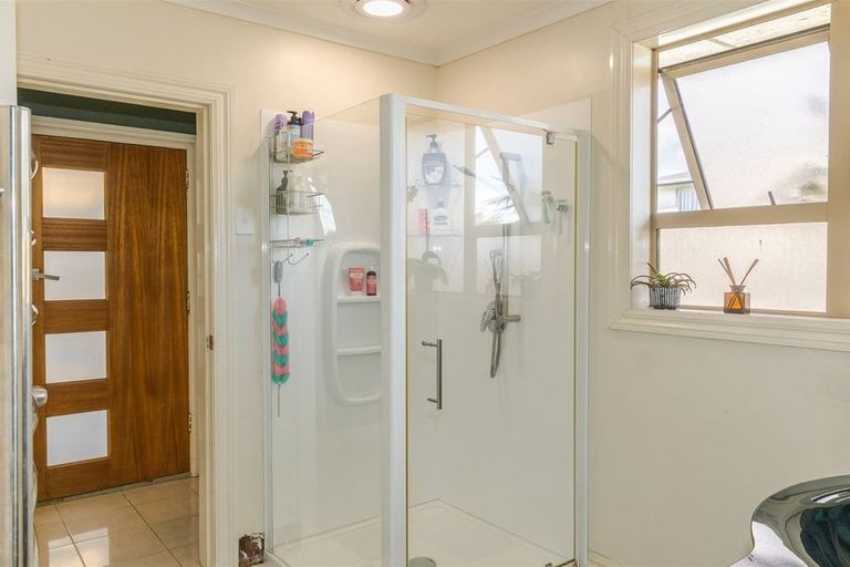 Photo of property in 32 Brougham Street, Westport, 7825