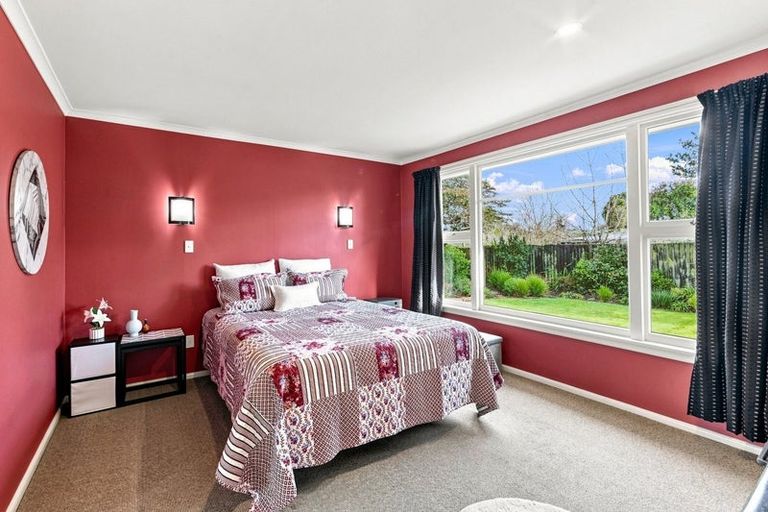 Photo of property in 11 Yeovil Place, St Albans, Christchurch, 8052